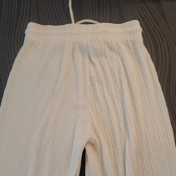 White Textured Wide-Leg Pants - Picture 9 of 12
